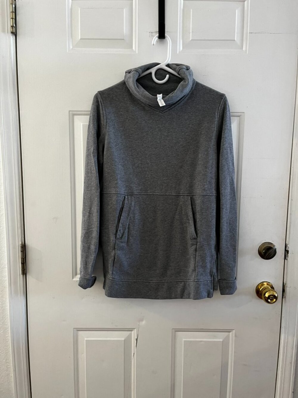 Lululemon Woman's Gray Press Pause Funnel Neck Sweatshirt Sz 8